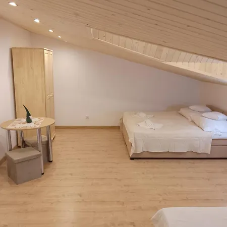 Quer Jacuzzi I Sauna 公寓