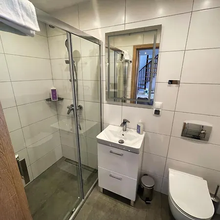 Quer Jacuzzi I Sauna *