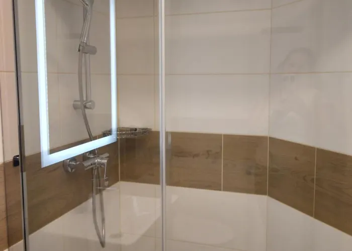 Quer Jacuzzi I Sauna *